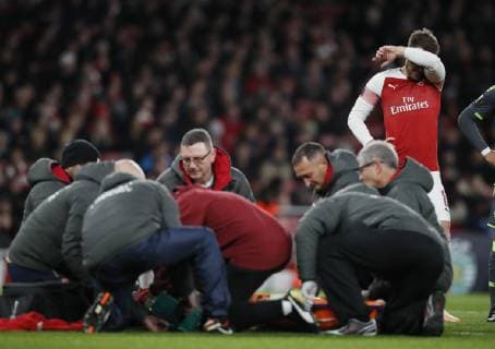 Aaron Ramsey of Arsenal looks away as Danny Welbeck of Arsenal receives treatment during the Europa League, Group E match at the Emirates Stadium, London. Picture date: 8th November 2018. Picture credit should read: David Klein Sportimage EDITORIAL USE ONLY. No use with unauthorised audio, video, data, fixture lists, club league logos or live services. Online in-match use limited to 120 images, no video emulation. No use in betting, games or single club league player publications.