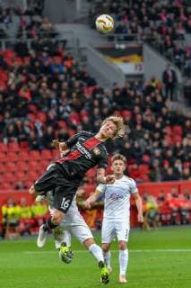 GER UEFA EL Bayer 04 Leverkusen GER vs FC Zuerich SUI 08 11 2018 BayArena Leverkusen Europaleque preliminary round GER UEFA EL Bayer 04 Leverkusen GER vs FC Zuerich SUI DFL regulations prohibit any use of photographs as image sequences and or quasi video in picture picture shows header by Tin Jedvaj Leverkusen 16 nordphotox xMeuter nph00351
