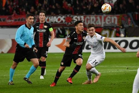 GER UEFA EL Bayer 04 Leverkusen GER vs FC Zuerich SUI 08 11 2018 BayArena Leverkusen Europaleque preliminary round GER UEFA EL Bayer 04 Leverkusen GER vs FC Zuerich SUI DFL regulations prohibit any use of photographs as image sequences and or quasi video in picture shows Charles Aranguiz Leverkusen 20 in duel against Toni Domgjoni FC Zuerich 14 nordphotox xMeuter nph00351