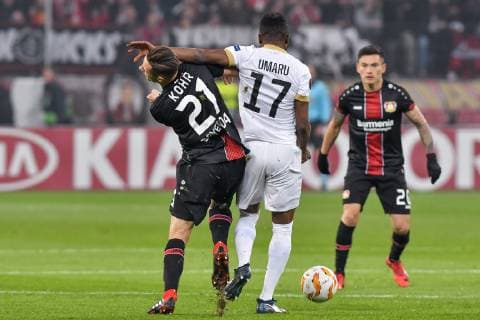 GER Europa League Bayer 04 Leverkusen vs FC Zurich 08 11 2018 BayArena Leverkusen GER Europa League Bayer 04 Leverkusen vs FC Zurich DFL regulations prohibit any use of photographs as image sequences and or quasi video in picture Umaru Bangura 17 FC Zurich Zurich Zuerich liult Dominik Kohr 21 Bayer 04 Leverkusen li nph Mauelshagen nph00321