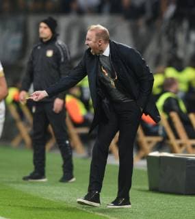 European League Bayer 04 Leverkusen FC Zurich 08 11 2018 Coach Ludovic Magnin FC Zurich on the sidelines DFL REGULATIONS PROHIBIT ANY USE OF PHOTOGRAPHS AS IMAGE SEQUENCES AND OR QUASI VIDEO HM