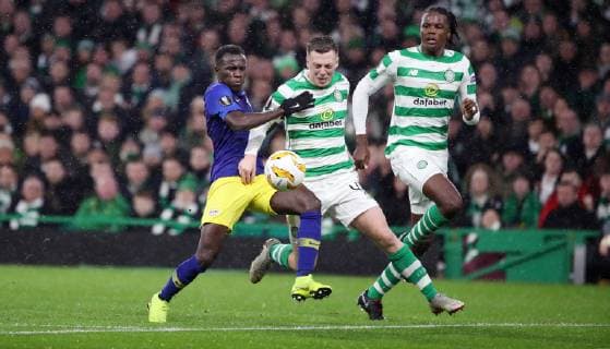 Celtic Glasgow RB Leipzig Soccer Euro League Glasgow 08 11 2018 Celtic Park Soccer UEFA Euro League Group B 4 Matchday Celtic Glasgow vs RB Leipzig In the picture from left Bruma 17 RB Leipzig Callum McGregor 42 Celtic and Dedryck Boyata 20 Celtic According to UEFA specifications, it is prohibited to use or have used photographs taken in the stadium and or during the match in the form of sequence pictures and or video-like photo sequences