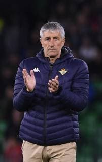 Europa League.; SEVILLE; SPAIN - NOVEMBER 08: Quique Setien Manager of Real Betis Balompie reacts in party belonging to phase of groups of UEFA; Europa League; (Group F); facing to the Real Betis; v Milan ; stadium Benito Villamarin 08th November; 2018; foto:Cristobal Duenas Cordon Press  xDUENASx xx