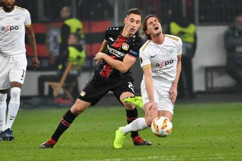 GER UEFA EL Bayer 04 Leverkusen GER vs FC Zuerich SUI 08 11 2018 BayArena Leverkusen Europaleque preliminary round GER UEFA EL Bayer 04 Leverkusen GER vs FC Zuerich SUI DFL regulations prohibit any use of photographs as image sequences and or quasi video in picture shows Hekuran Kryeziu FC Zuerich 71 on the floor allegedly fouled by Dominik Kohr Leverkusen 21 nordphotox xMeuter nph00351