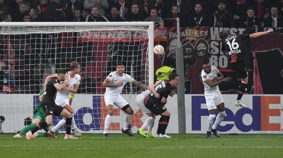08 11 2018 Football UEFA Europe League Season 2018 2019 Group stage 4 Matchday Bayer 04 Leverkusen FC Zuerich Tin Jedvaj Bayer 04 Leverkusen right scores goal to 1-0 with this header Team2