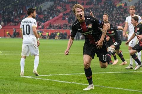Bayer 04 Leverkusen vs FC Zuerich Europa League Group Phase 08 11 2018 Tin Jedvaj Bayer 04 Leverkusen 16 on goal celebration after the 1-0 goal at the Europa League match between Bayer 04 Leverkusen and FC Zurich on 08 11 2018 Leverkusen NRW Germany BayArena