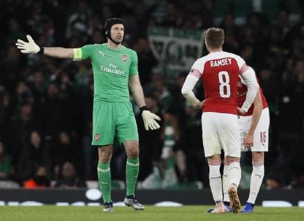 Petr Cech of Arsenal raises concerns with Aaron Ramsey of Arsenal during the Europa League, Group E match at the Emirates Stadium, London. Picture date: 8th November 2018. Picture credit should read: David Klein Sportimage EDITORIAL USE ONLY. No use with unauthorised audio, video, data, fixture lists, club league logos or live services. Online in-match use limited to 120 images, no video emulation. No use in betting, games or single club league player publications.