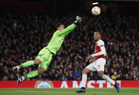 Pierre-Emerick Aubameyang of Arsenal looks on as Renan Ribeiro of Sporting Lisbon punches clear during the Europa League, Group E match at the Emirates Stadium, London. Picture date: 8th November 2018. Picture credit should read: David Klein Sportimage EDITORIAL USE ONLY. No use with unauthorised audio, video, data, fixture lists, club league logos or live services. Online in-match use limited to 120 images, no video emulation. No use in betting, games or single club league player publications.