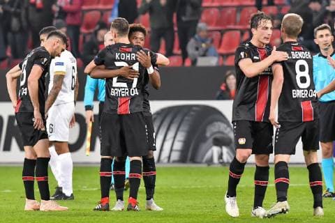 GER Europa League Bayer 04 Leverkusen vs. FC Zürich 08 11 2018 BayArena Leverkusen GER Europa League Bayer 04 Leverkusen vs. FC Zürich DFL regulations prohibit any use of photographs as image sequences and or quasi video in picture final celebration final celebration emotion joy of the team of Leverkusen nph Mauelshagen nph00321