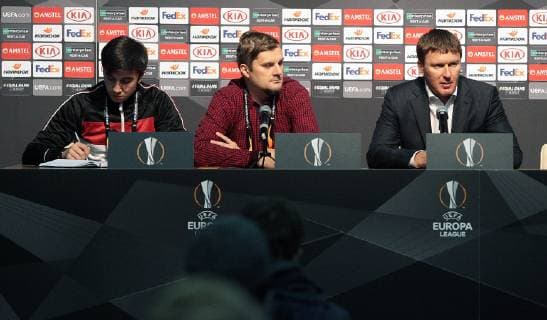 Fußball, EL, FC Vorskla Poltava - FK Qarabag Head coach of FC Vorskla Poltava Vasyl Sachko (R) attends a post-match news conference after his team lost 0-1 to Qarabag FK in the UEFA Europa League Matchday 4 Group E game, Poltava, central Ukraine, November 9, 2018. Ukrinform. Post-match news conference of Vorskla?s manager Vasyl Sachko in Poltava  Copyright: xHennadiixMinchenkox