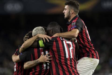 Fußball, EL, Real Betis Sevilla - AC Mailand November 8, 2018 - Seville, Spain - Players of Milan celebrate after scoring 1-1 during the Europa League Group F soccer match between Real Betis and AC Milan at the Benito Villamarin Stadium Soccer 2018 - Real Betis vs AC Milan - ZUMAa142 20181108_zap_a142_025 Copyright: xDanielxGonzalezxAcunax