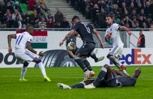 November 8, 2018 - Budapest, Hungary - Alin Tosca (C) in action during the UEFA Europa League Group L match between MOL Vidi FC and FC PAOK at Groupama stadium on Nov 08, 2018 in Budapest, Hungary. Vidi FC v PAOK - UEFA Europa League - Group L  - ZUMAn230 20181108_zaa_n230_528 Copyright: xRobertxSzaniszlox