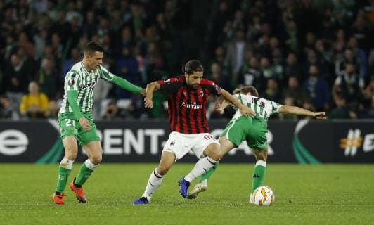 Fußball, EL, Real Betis Sevilla - AC Mailand Partido de la Europa League entre el Betis y el Milan en el Villamarin. En la imagen, Lo Celso Rodriguez y Canales.Europa League match between Betis and Milan. In this picture, Lo Celso Rodriguez and Canales. 