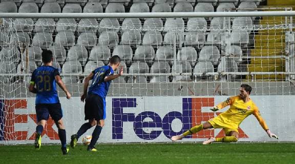 08 11 2018 xjhx Soccer UEFA Europa League Apollon Limassol Eintracht Frankfurt emspor v l Emillio Zelaya Apollon Limassol Kevin Trapp Eintracht Frankfurt Goal scored goal to 2 3 DFL DFB REGULATIONS PROHIBIT ANY USE OF PHOTOGRAPHS as IMAGE SEQUENCES and or QUASI VIDEO Nicosia