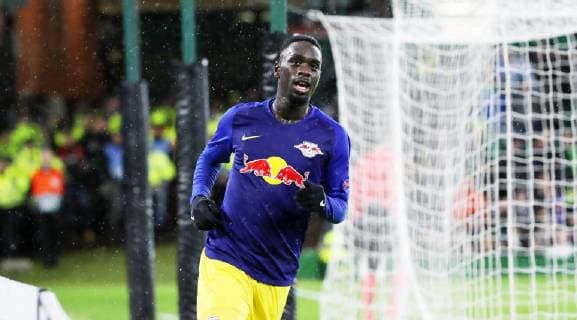 Celtic Glasgow RB Leipzig Soccer Euro League Glasgow 08 11 2018 Celtic Park Soccer UEFA Euro League Group B 4 Matchday Celtic Glasgow vs RB Leipzig 2 1 1 0 In the picture Jubel nach dem 1 1 by Jean Kevin Augustin 29 RB Leipzig Kevin Kampl 44 RB Leipzig According to UEFAs specifications, it is prohibited to use or have used photographs taken in the stadium and or during the match in the form of sequence pictures and or video-like photo series