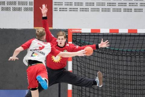 Luebbecke Germany 09 11 2018 2 Handball Bundesliga 2018 2018 2019 TuS N Luebbecke vs ASV Hamm Westfalen L R Fabian Huesmann Hamm Goalkeeper Joel Birlehm Luebbecke Luebbecke Nordrhein Westfalen Germany Merkur Arena