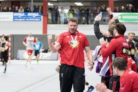 Luebbecke Germany 09 11 2018 2 Handball Bundesliga 2018 2019 TuS N Luebbecke vs ASV Hamm Westfalen Coach Aaron Ziercke Luebbecke Luebbecke Nordrhein Westfalen Germany Merkur Arena