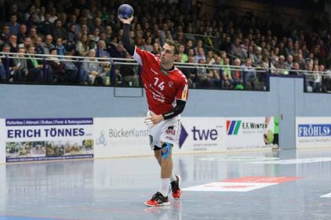 Lukas Ossenkopp Handball Sportverein Hamburg 14 leads a sevenmeter from TV Emsdetten vs Handball Sportverein Hamburg Handball 2 Bundesliga 09 11 2018 TV Emsdetten vs Handball Sportverein Hamburg Handball 2 Bundesliga 09 11 2018 Emsdetten Copyright: xEIBNER JanxStrohdiekx EP_JSK