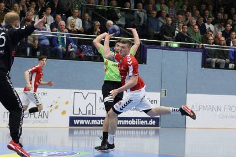 Dominik Vogt Handball Sportverein Hamburg 41 past Korn Smits TV Emsdetten 23 behind TV Emsdetten vs Handball Sportverein Hamburg Handball 2 Bundesliga 09 11 2018 TV Emsdetten vs Handball Sportverein Hamburg Handball 2 Bundesliga 09 11 2018 Emsdetten Copyright: xEIBNER JanxStrohdiekx EP_JSK
