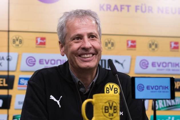 Fußball 1. Bundesliga 11. Spieltag Borussia Dortmund - FC Bayern München am 10.11.2018 im Signal Iduna Park in Dortmund Pressekonferenz mit Lucien Favre ( Cheftrainer Dortmund ) DFL regulations prohibit any use of photographs as image sequences and or quasi-video. *** Football 1 Bundesliga 11 Matchday Borussia Dortmund FC Bayern Munich on 10 11 2018 at Signal Iduna Park in Dortmund Press conference with Lucien Favre head coach Dortmund DFL regulations prohibit any use of photographs as image sequences and or quasi video xMNx