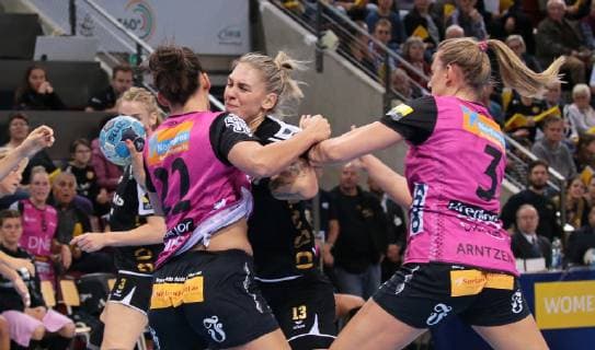 11 11 2018 Germany Bietigheim Handball Champions League Women Group Phase 5 Matchday Season 2018 2019 SG BBM Bietigheim vs Vipers Kristiansand v l Marta Tomac Vipers Luisa Schulze BBM Emilie Hegh Arntzen Vipers