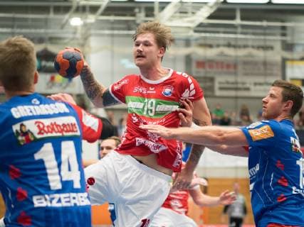 19 Markus Stegefelt TV 05 07 Huettenberg wins and scores goal Oddur Gretarsson HBW Balingen Weilstetten 14 Martin Strobel HBW Balingen Weilstetten 15 HBW Balingen Weilstetten vs. TV 05 07 Huettenberg Handball 2 Bundesliga Men Season 2018 2019 11 10 2018 HBW Balingen Weilstetten vs. TV 05 07 Huettenberg Handball 2 Bundesliga Men Season 2018 2019 11 10 2018 Balingen Copyright: xEIBNER NicolasxWoernx EP_NWN