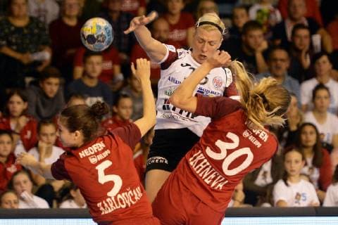 PXL_EHF Champions League, RK Podravka Vegeta vs. Thuringer HC 11.11.2018., Sports Hall Gymnasium Fran Galovic, Koprivnica, Croatia - EHF Champions League, Round 5, Group C, RK Podravka Vegeta vs. Thuringer HC. Ann-Cathrin Giegerich.  VjeranxZganecxRogulja PIXSELL