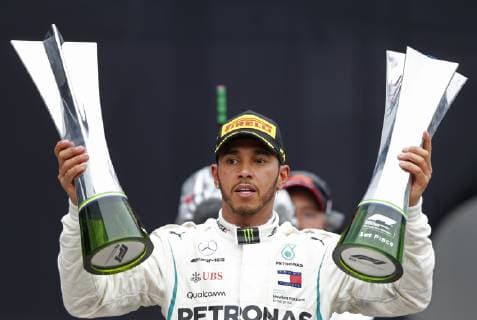 Grande Prêmio do Brasil de Fórmula 1 2018 SÃO PAULO, SP - 11.11.2018: GRANDE PRÊMIO DO BRASIL DE FÓRMULA 1 2018 - Lewis HAMILTON, GBR, Mercedes-AMG-Petronas Formula One Team celebrates with the cup during the 2018 Formula 1 Grand Prix of Brazil held at the Autodromo de Interlagos in São Paulo, SP. (Photo: Rodolfo Buhrer La Imagem Fotoarena) x1639134x  RodolfoxBuhrer