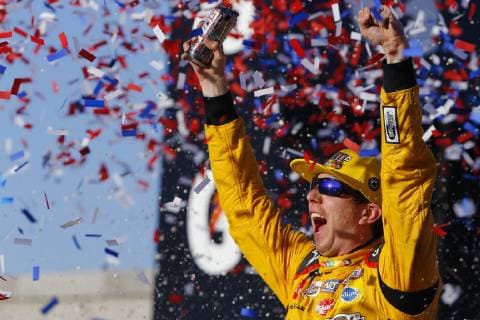 Sport Bilder des Tages November 11, 2018 - Avondale, Arizona, U.S. - Kyle Busch (18) wins the Can-Am 500(k) at ISM Raceway in Avondale, Arizona. NASCAR Motorsport USA 2018: Monster Energy NASCAR Cup Series Can-Am 500(k) November 11 - ZUMAa161 20181111_zaa_a161_018 Copyright: xChrisxOwensx