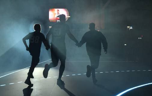 Entrance into the hall Marc Pechstein Dresden HC Elbflorenz Dresden vs. HC Rhein Vikings Handball 2 League of Men 2 Bundesliga Season 2018 2019 Dresden BallsportARENA Dresden 11 11 2018