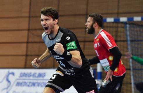 Gabriel De Santis Dresden cheers for goal jubilation HC Elbflorenz Dresden vs. HC Rhein Vikings Handball 2 League of Men 2 Bundesliga Season 2018 2019 Dresden BallsportARENA Dresden 11 11 2018