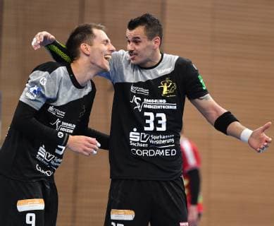 v l Julius Dierberg with Roman Becvar both Dresden HC Elbflorenz Dresden vs. HC Rhein Vikings Handball 2 League of Men 2 Bundesliga Season 2018 2019 Dresden BallsportARENA Dresden 11 11 2018