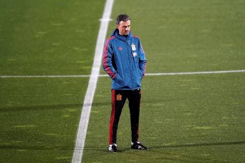 Fußball, Nationalteam Spanien Training Spain s head coach Luis Enrique leads a training session in Las Rozas, Madrid, Spain, 12 November 2018. Spain will face Croatia during an UEFA Nations League soccer match on 15 November in Zagreb. Spain s training session !ACHTUNG: NUR REDAKTIONELLE NUTZUNG!  Copyright: xKikoxHuescax GRAF7338 20181112-636776530243055733