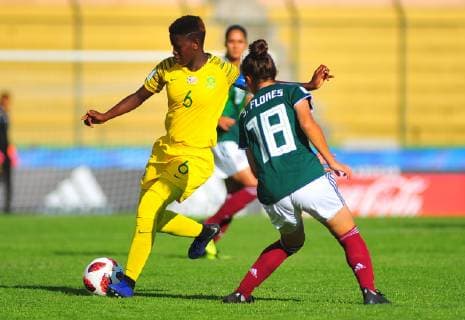 Fußball, U17 Damen WM, Mexiko - Südafrika Mexican Silvana Flores (R) vies for the ball with South African Sibulele Holigueni during the Women s Under 17 World Cup match between the national soccer teams of Mexico and South Africa, at the Miguel Domingo Burgueno stadium, in Maldonado, Uruguay, 13 November 2018. Mexico vs. South Africa !ACHTUNG: NUR REDAKTIONELLE NUTZUNG!  Copyright: xDantexFernandezx AME3645 20181113-636777431126334140