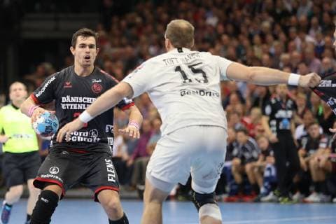 SG Flensburg Handewitt vs. Paris Saint Germain HB Handball EHF Champions League Group Phase 14 11 18 Rasmus Lauge Schmidt SG Flensburg Handewitt 25 vs. Henrik Toft Hansen Paris Saint Germain HB 15 xmmkx