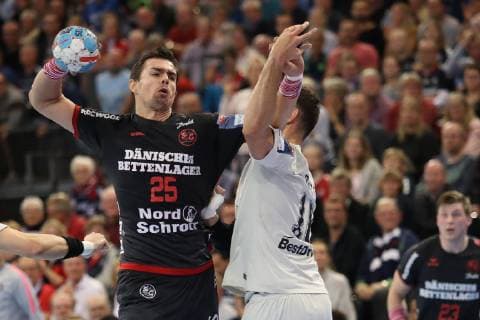 SG Flensburg Handewitt vs. Paris Saint Germain HB Handball EHF Champions League Group Phase 14 11 18 Rasmus Lauge Schmidt SG Flensburg Handewitt 25 vs. Benoit Kounkoud Paris Saint Germain HB 11 xmmkx