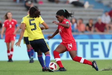 Colombian Andrea Perez (L) vies for the ball with Canadian Wayny Balata during the Women s Under 17 World Cup match between the national soccer teams of Colombia and Canada, at the Charrua stadium, in Montevideo, Uruguay, 14 November 2018. Colombia vs. Canada !ACHTUNG: NUR REDAKTIONELLE NUTZUNG!  Copyright: xRaulxMartinezx AME4530 20181114-636778352201348479