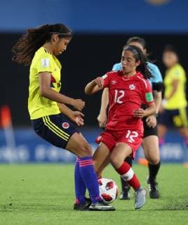Colombian Andrea Perez (L) vies for the ball with Canadian Lara Kazandjian during the Women s Under 17 World Cup match between the national soccer teams of Colombia and Canada, at the Charrua stadium, in Montevideo, Uruguay, 14 November 2018. Colombia vs. Canada !ACHTUNG: NUR REDAKTIONELLE NUTZUNG!  Copyright: xRaulxMartinezx AME4581 20181114-636778367620369600
