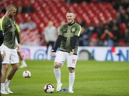 Wayne Rooney of England warms up during the Friendly international match Länderspiel at Wembley Stadium, London. Picture date: 15th November 2018. Picture credit should read: David Klein Sportimage EDITORIAL USE ONLY. No use with unauthorised audio, video, data, fixture lists, club league logos or live services. Online in-match use limited to 120 images, no video emulation. No use in betting, games or single club league player publications. _K2I4831.JPG
