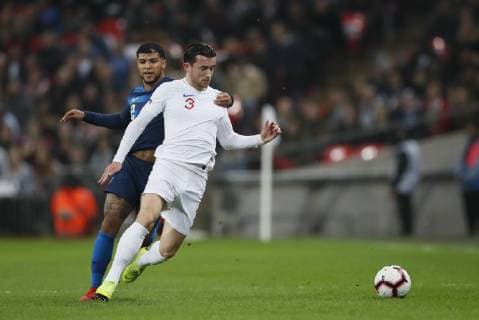 Fußball, Länderspiel, England - USA DeAndre Yedlin of USA tackles Ben Chilwell of England during the Friendly international match Länderspiel at Wembley Stadium, London. Picture date: 15th November 2018. Picture credit should read: David Klein Sportimage EDITORIAL USE ONLY. No use with unauthorised audio, video, data, fixture lists, club league logos or live services. Online in-match use limited to 120 images, no video emulation. No use in betting, games or single club league player publications. _K2I5355.JPG