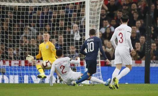 Jordan Pickford of England saves from Christian Pulisic of USA during the Friendly international match Länderspiel at Wembley Stadium, London. Picture date: 15th November 2018. Picture credit should read: David Klein Sportimage EDITORIAL USE ONLY. No use with unauthorised audio, video, data, fixture lists, club league logos or live services. Online in-match use limited to 120 images, no video emulation. No use in betting, games or single club league player publications. _K2I5568.JPG