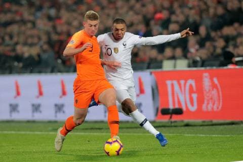 ROTTERDAM, Stadium de Kuip, 16-11-20-18, football, season 2018 2019, (Left-right) Netherlands player Matthijs de Ligt , France player Blaise Matuidi during the Nations League game Netherlands - France Netherlands - France  x2625243x