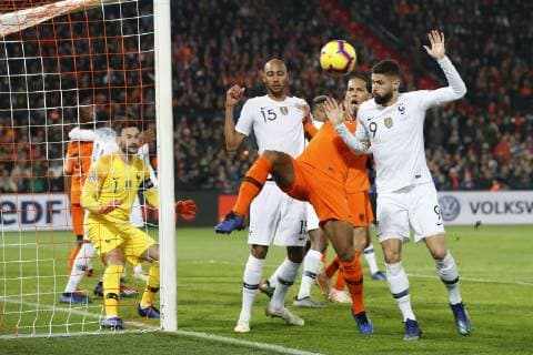 (L-R) France goalkeeper Hugo Lloris, Steven N Zonzi of France, Virgil van Dijk of Holland, Olivier Giroud of France during the UEFA Nations League A group 1 qualifying match between The Netherlands and France at stadium De Kuip on November 16, 2018 in Rotterdam, The Netherlands UEFA Nations League A group 1 2018 2019 xVIxVIxImagesx xMauricexvanxSteenxIVx 12797609