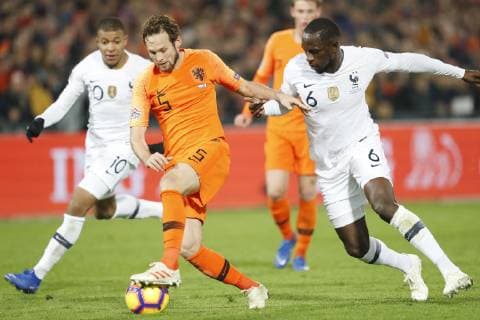 ROTTERDAM, Stadium de Kuip, 16-11-20-18, football, season 2018 2019, Daley Blind and Moussa Sissoko during the Nations League game Netherlands - France Netherlands - France  x2625797x