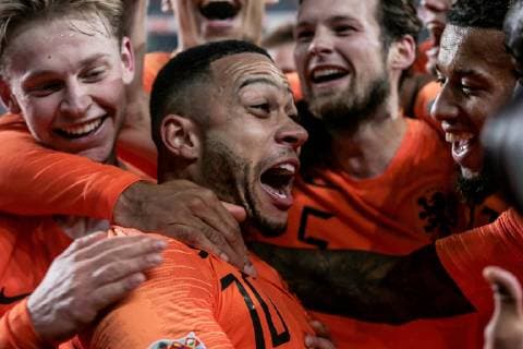 ROTTERDAM, Stadium de Kuip, 16-11-20-18, football, season 2018 2019, Netherlands player Memphis Depay scores the 2-0 out a penalty during the Nations League game Netherlands - France Netherlands - France  x2625834x