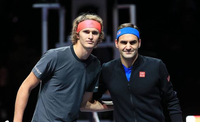 Sport Themen der Woche KW46 Sport Bilder des Tages TENNIS - ATP Tennis Herren World Tour Finals 2018 LONDON,ENGLAND,17.NOV.18 - TENNIS - ATP World Tour Finals. Image shows Alexander Zverev (GER) and Roger Federer (SUI). GEPAxpictures xAlanxGrieves