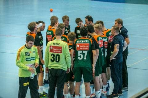 Pablo Urdangarin 45 Spaniard nephew of Spanish king Felipe here in the A junior team of handball players from Hannover Burgdorf on 17 November 2018 against the Bergisch HC Pablo 45 and coach Iker Romeo