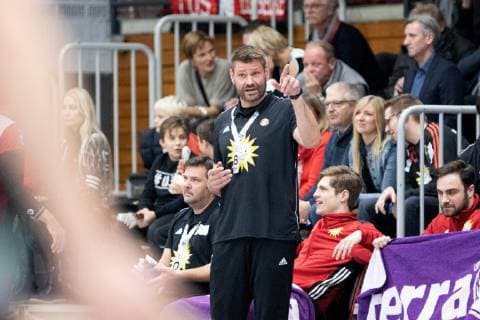 Luebbecke Germany 17 11 2018 2 Handball Bundesliga 2018 2019 TuS N Luebbecke vs HC Rhein Vikings Trainer Aaron Ziercke Luebbecke Luebbecke Nordrhein Westfalen Germany Merkur Arena