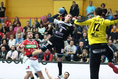 Goalscoring by Julius Dierberg Elbflorenz TV Huettenberg vs HC Elbflorenz Handball 2 Bundesliga 17 11 2018 TV Huettenberg vs HC Elbflorenz Handball 2 Bundesliga 17 11 2018 Huettenberg Copyright: xEIBNER RenexWeissx EP_RWS