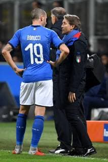 Fußball, Nations League, Italien - Portugal Leonardo Bonucci of Italy talks to his coach Roberto Mancini during the Nations League League A group 3 football match between Italy and Portugal at stadio Giuseppe Meazza, Milano, November, 17, 2018 Foto Andrea Staccioli Insidefoto andreaxstaccioli